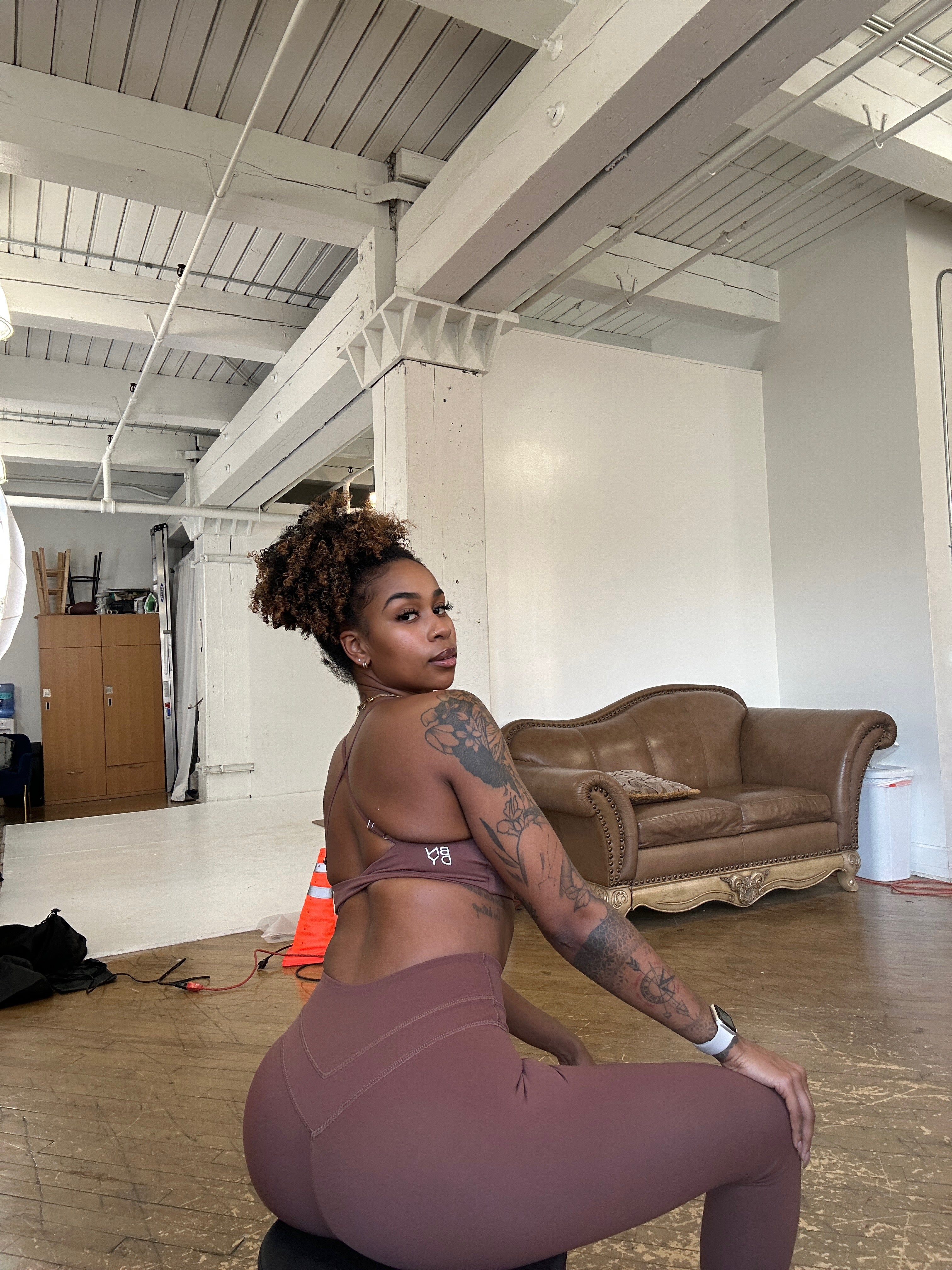 The Elevate Duo Stitch Legging